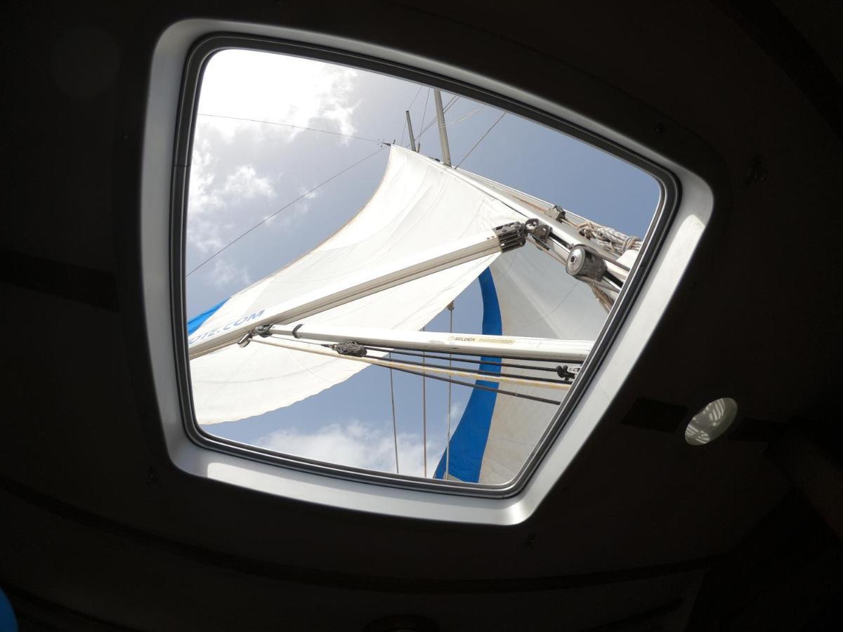 Magnifico Barco En La Graciosa Hotel Caleta de Sebo Buitenkant foto