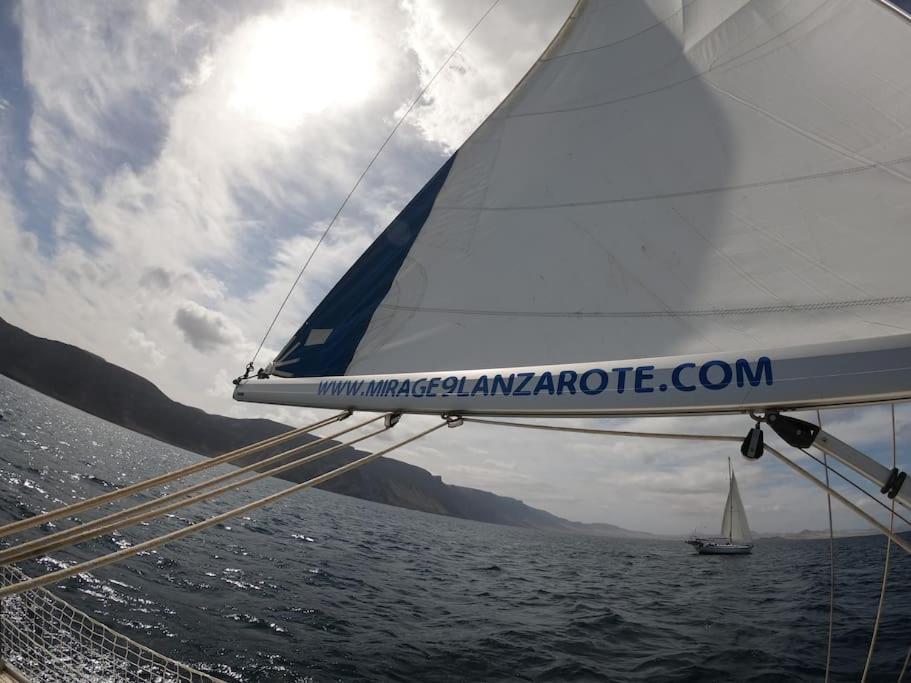 Magnifico Barco En La Graciosa Hotel Caleta de Sebo Buitenkant foto