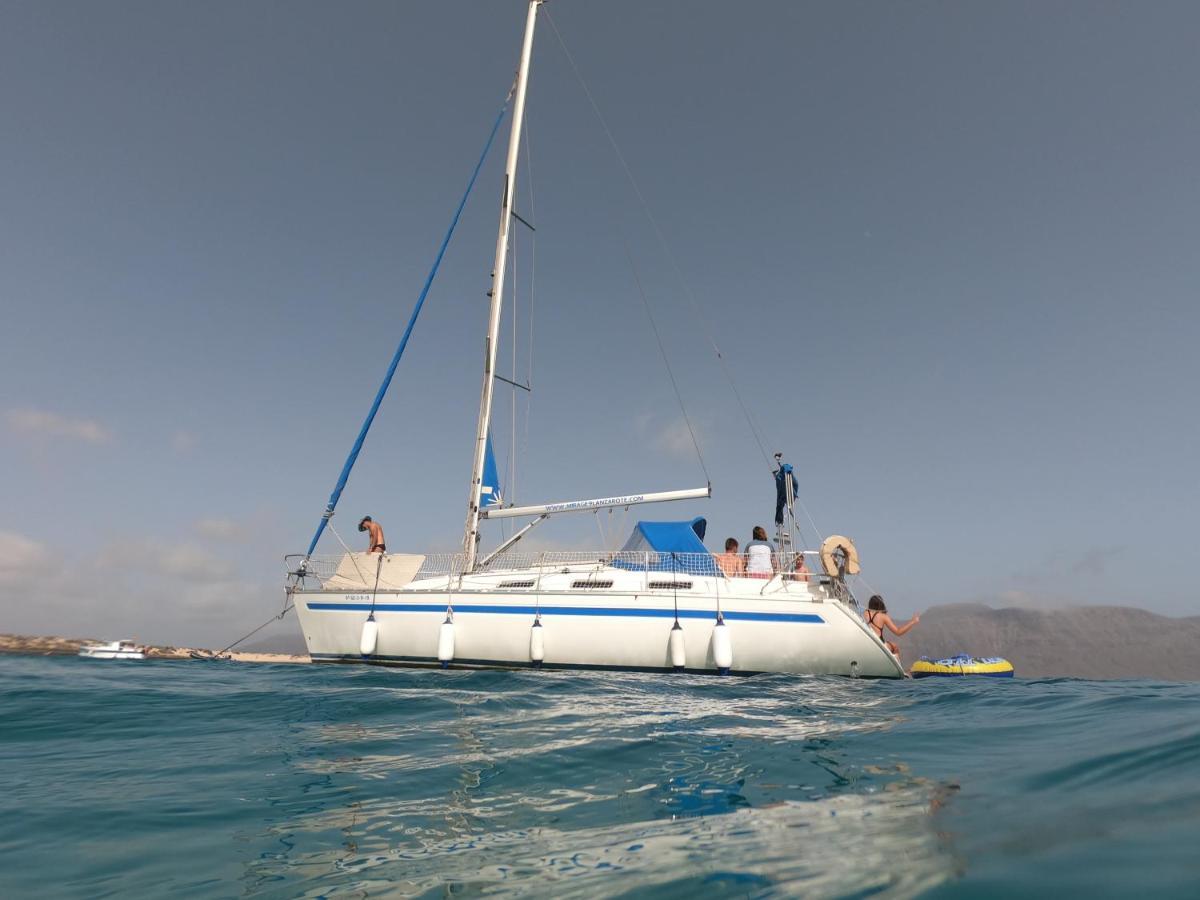 Magnifico Barco En La Graciosa Hotel Caleta de Sebo Buitenkant foto