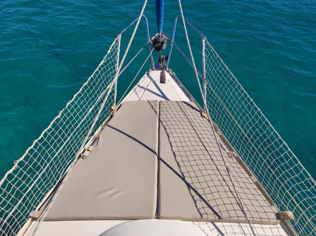 Magnifico Barco En La Graciosa Hotel Caleta de Sebo Buitenkant foto