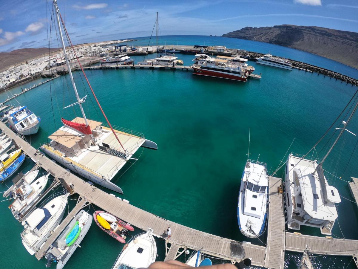 Magnifico Barco En La Graciosa Hotel Caleta de Sebo Buitenkant foto