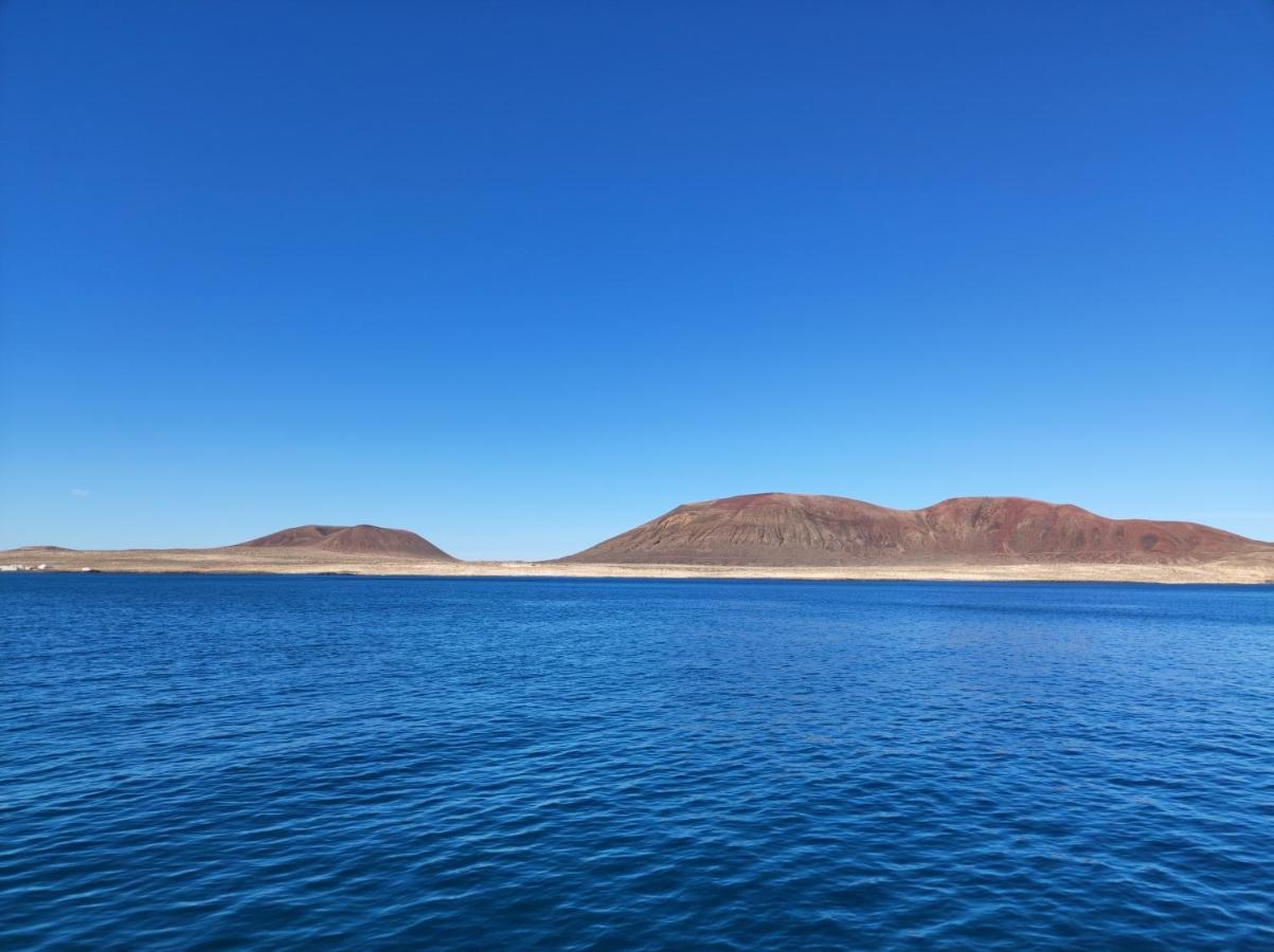 Magnifico Barco En La Graciosa Hotel Caleta de Sebo Buitenkant foto